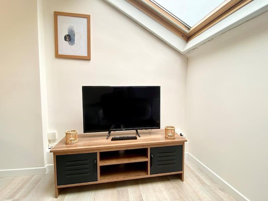 Newz4 - Centre-Ville - Tv - Wifi Calais Exterior photo